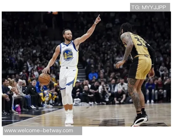 库里谈41分钟比赛表现身体状态良好明日背靠背出战仍需观察