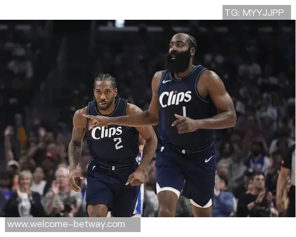 维拉纽瓦分析哈登与皮蓬的职业生涯差异与历史地位