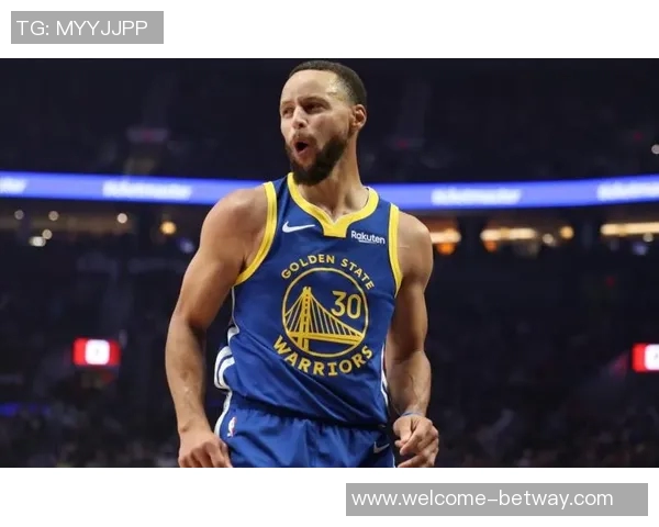 克拉克力挺库里期待他每场投中12记三分希望外界别再对他施压 克拉克力挺库里期待他每场投中12记三分希望外界别再对他施压