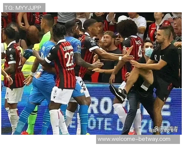 米兰小胜拉齐奥球迷热议福法纳搞笑表现与阿莱格里红牌事件